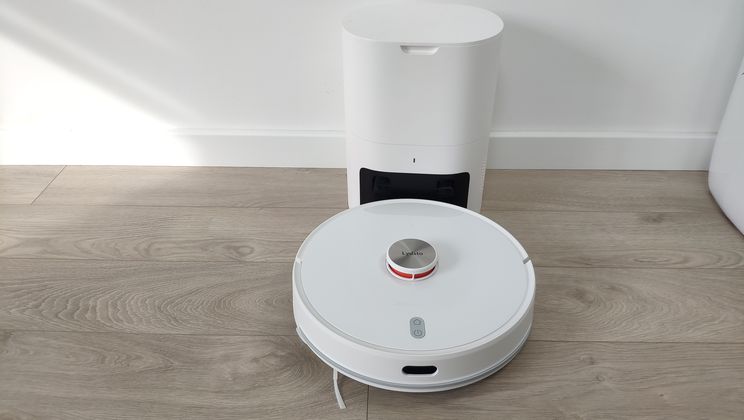 Lydsto R1 The Most Affordable Self-Emptying Robot Vacuum