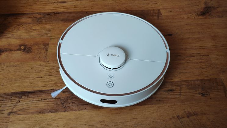 360 S7 Hands-On Review: The Smartest Robot Vacuum Under $500