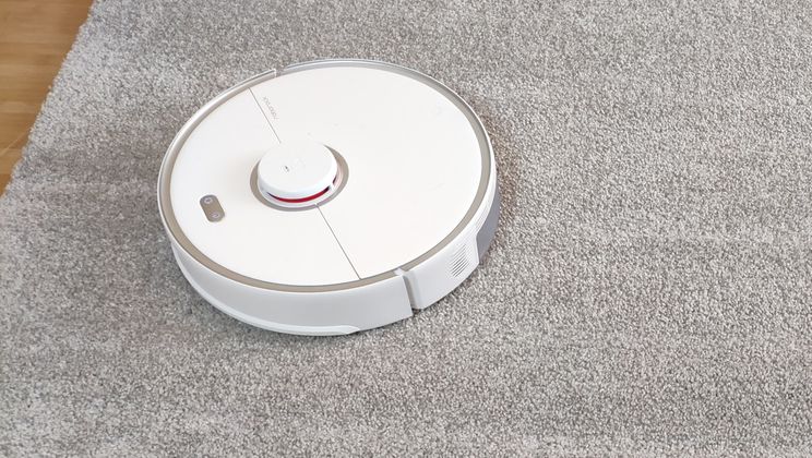 Roborock S5 Max Review: Better Mopping Experience at a Reasonable Price