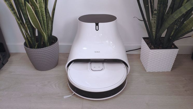 Neabot Q11 A Short & Affordable Self-Cleaning Robot With Object Avoidance